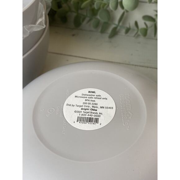 Room Essentials 4 pk Plastic Cereal Bowl Gray, BPA Free 30oz Dishwasher Safe - Picture 3 of 6